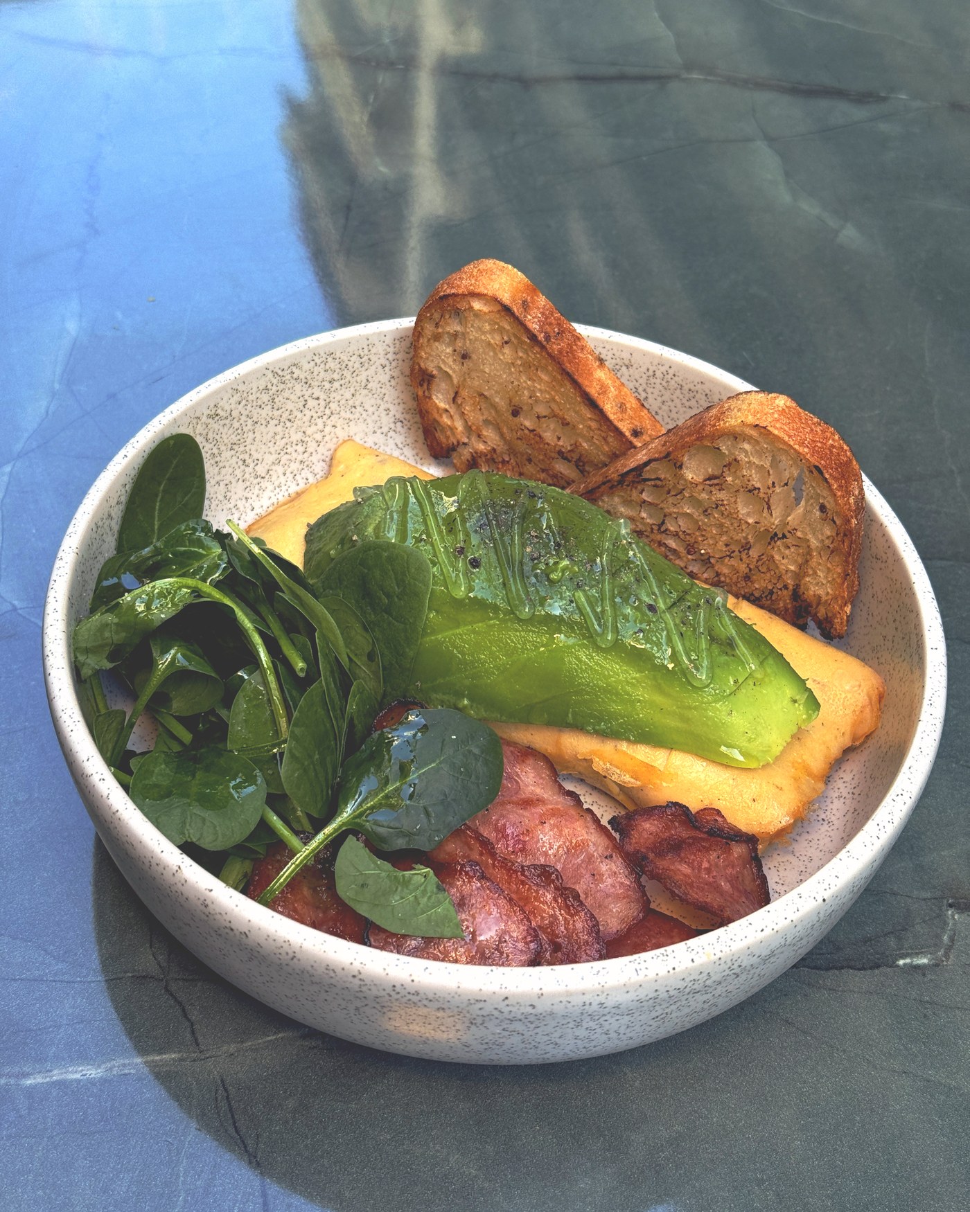 Grilled halloumi bowl with toast